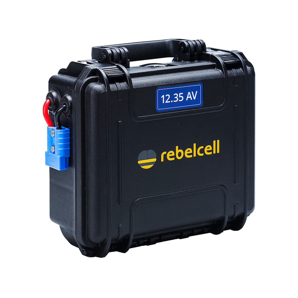 Rebelcell akku kuljetuslaatikossa 12V35A. Paino n. 3.7kg